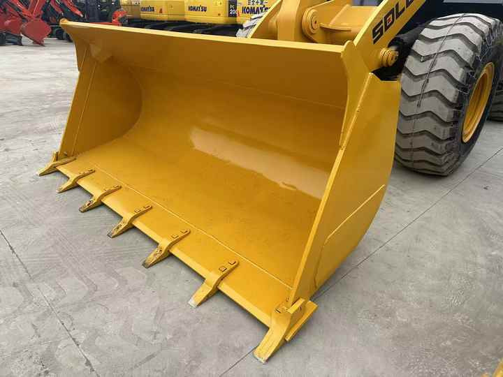 Used SDLG955F New Model Wheel Loader Second Hand Machine Popular Brand Sdlg Hydraulic Machinery - 轮式装载机:图5 Used SDLG955F New Model Wheel Loader Second Hand Machine Popular Brand Sdlg Hydraulic Machinery - 轮式装载机:图5