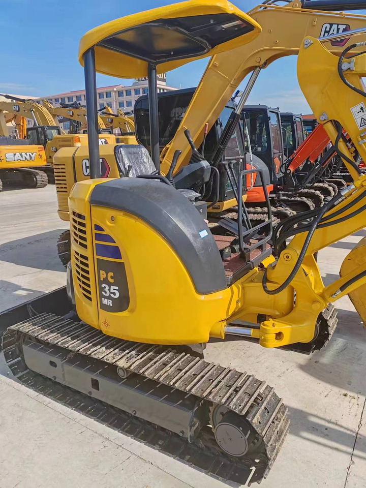 Komatsu PC35 - 小型挖掘机:图1 Komatsu PC35 - 小型挖掘机:图1