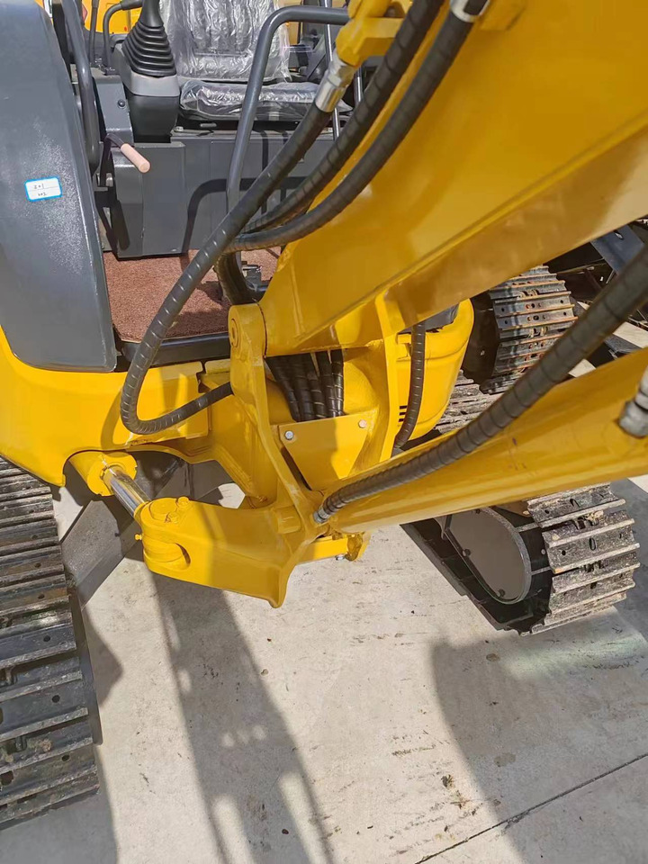 Komatsu PC35 - 小型挖掘机:图5 Komatsu PC35 - 小型挖掘机:图5