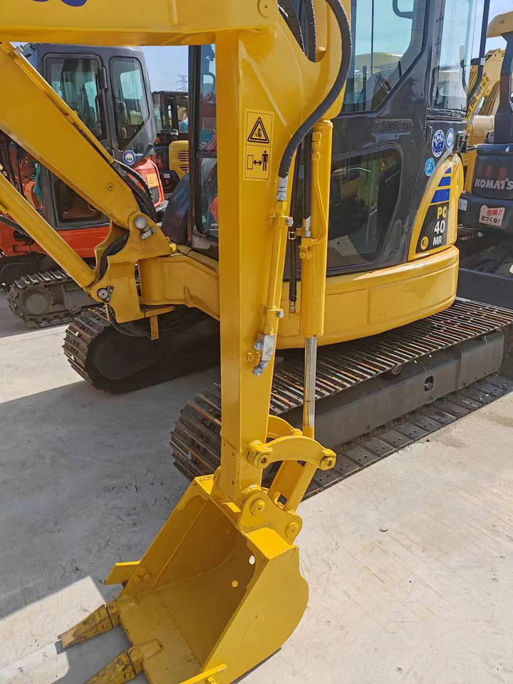 Komatsu PC35 - 小型挖掘机:图3 Komatsu PC35 - 小型挖掘机:图3