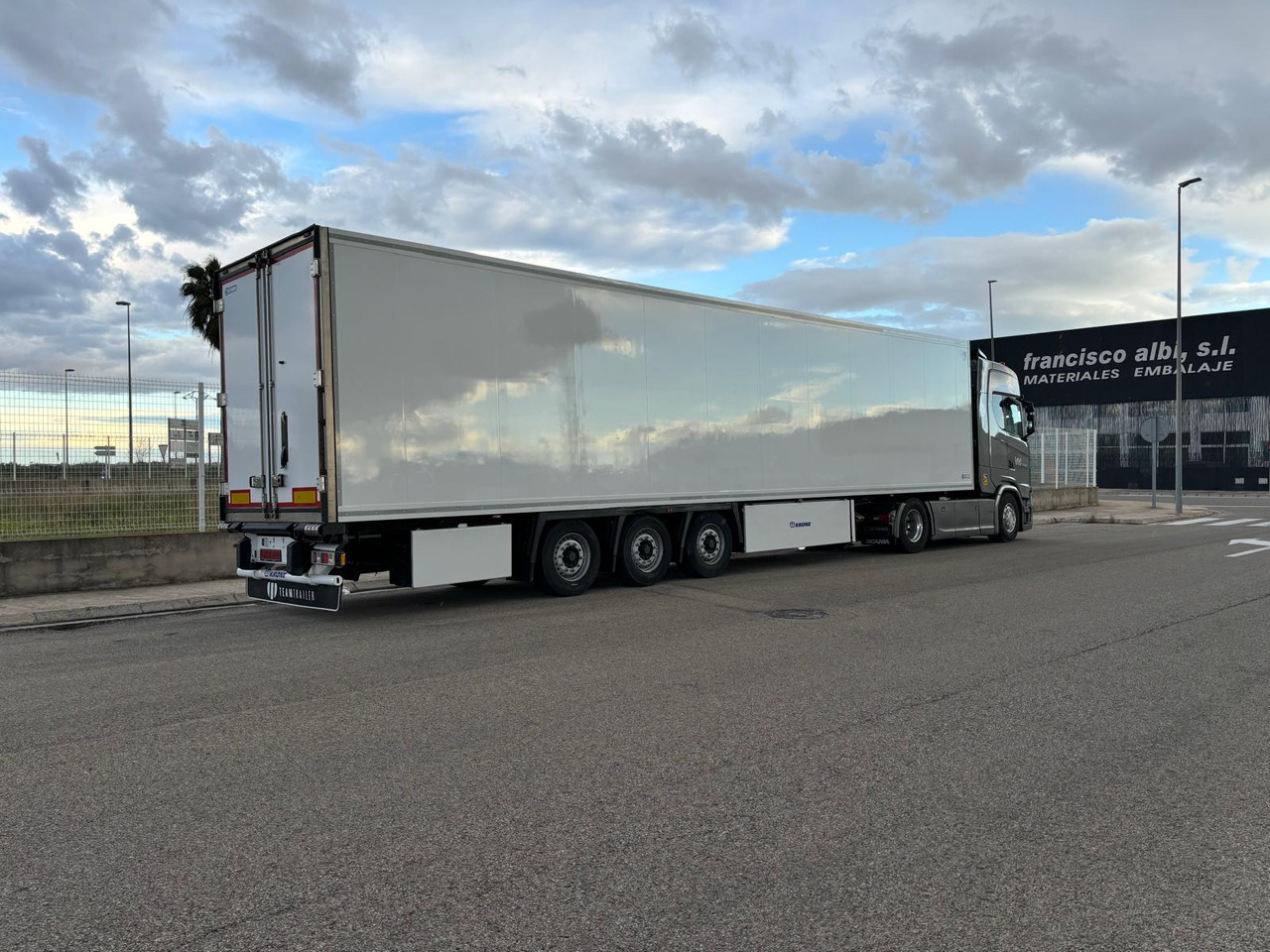 SCANIA S500 - 冷藏车:图2 SCANIA S500 - 冷藏车:图2