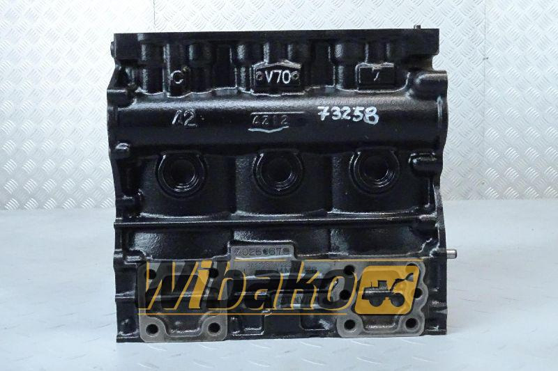 Crankcase for engine Yanmar 3TNV70 2652092 - 曲轴箱 适用于 建筑机械:图1 Crankcase for engine Yanmar 3TNV70 2652092 - 曲轴箱 适用于 建筑机械:图1