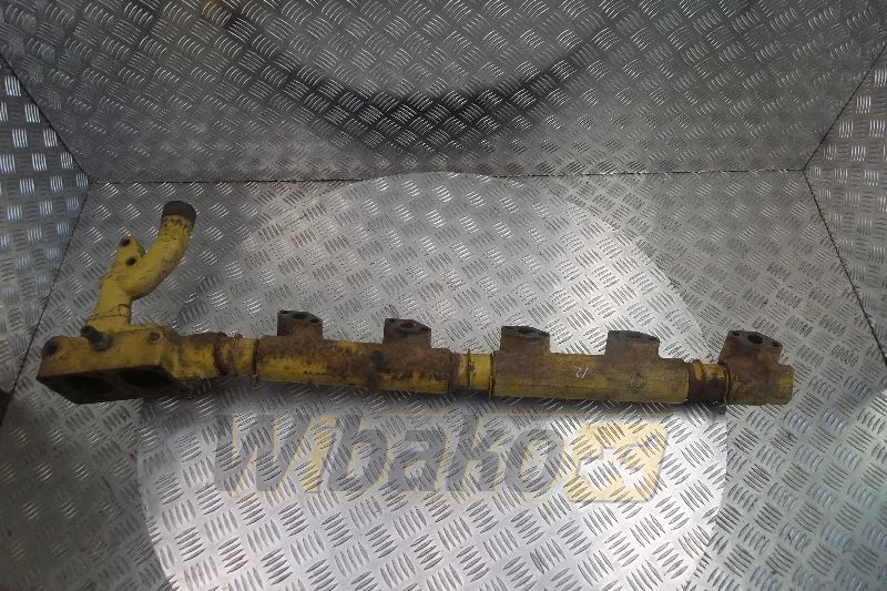 Komatsu S6D125-1 6150-11-8111 - 进气歧管 适用于 建筑机械:图1 Komatsu S6D125-1 6150-11-8111 - 进气歧管 适用于 建筑机械:图1