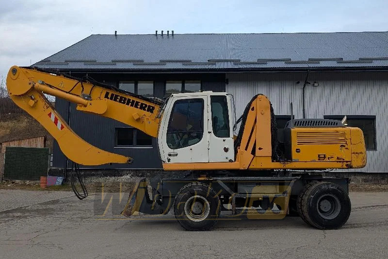 Liebherr A924C - 垃圾/ 工业叉装车:图2 Liebherr A924C - 垃圾/ 工业叉装车:图2