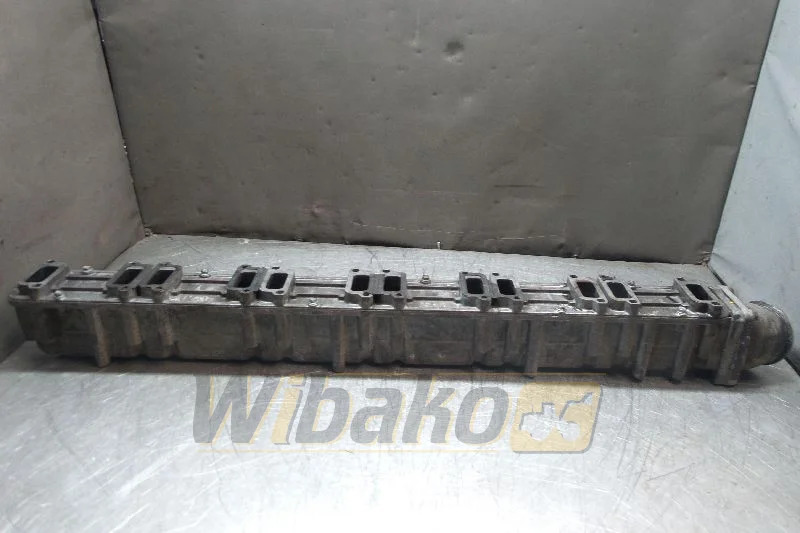 Scania DC1102 1373917 - 进气歧管 适用于 建筑机械:图1 Scania DC1102 1373917 - 进气歧管 适用于 建筑机械:图1