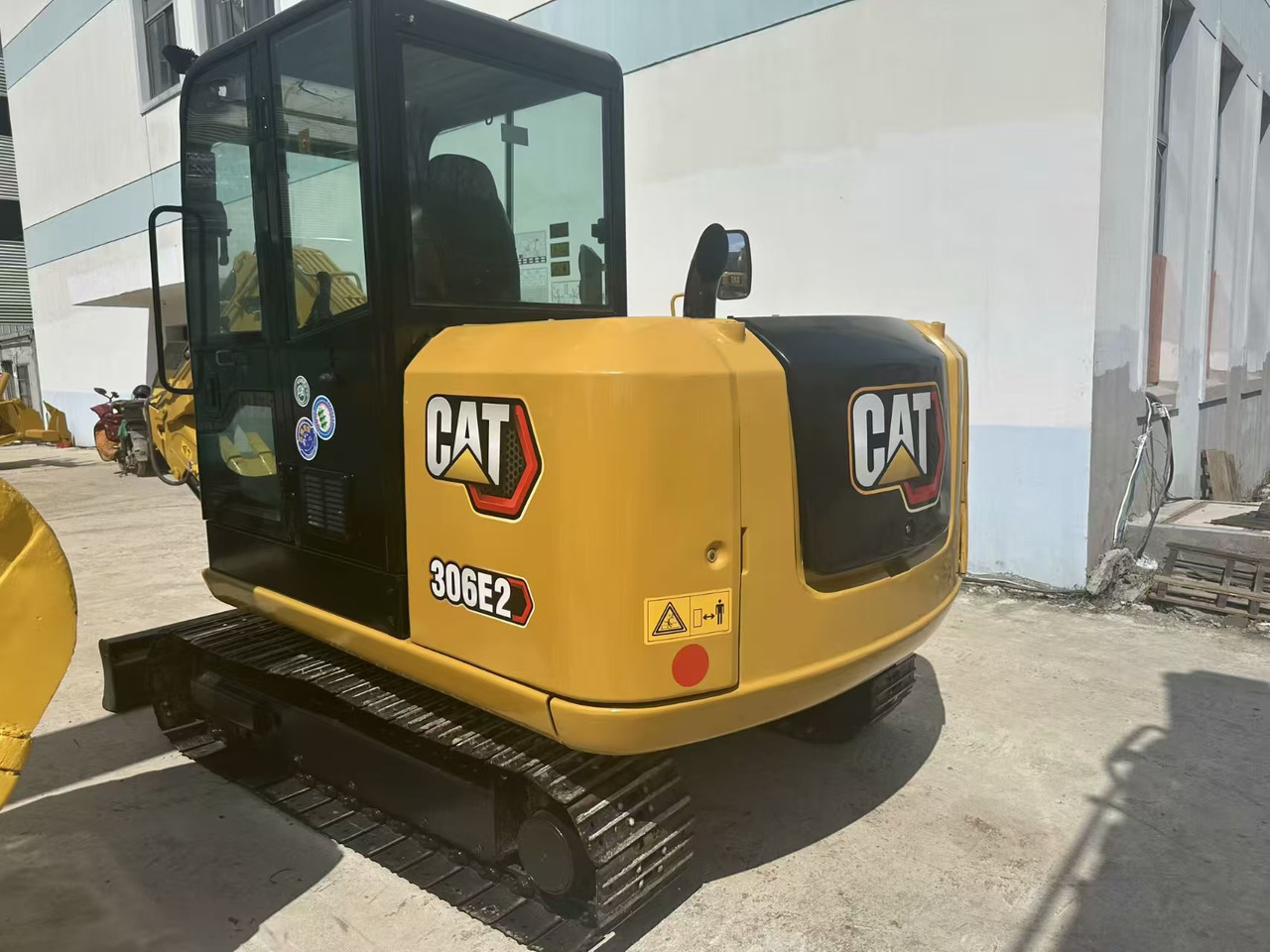 CATERPILLAR 306E2 - 履带式挖掘机:图1 CATERPILLAR 306E2 - 履带式挖掘机:图1