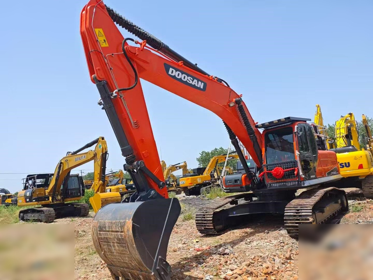 DOOSAN DX300 LC - 履带式挖掘机:图1 DOOSAN DX300 LC - 履带式挖掘机:图1