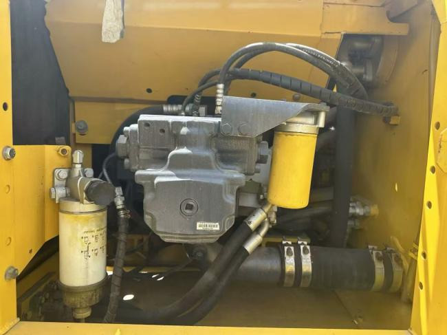 KOMATSU 200-8 - 轮式挖掘机:图3 KOMATSU 200-8 - 轮式挖掘机:图3