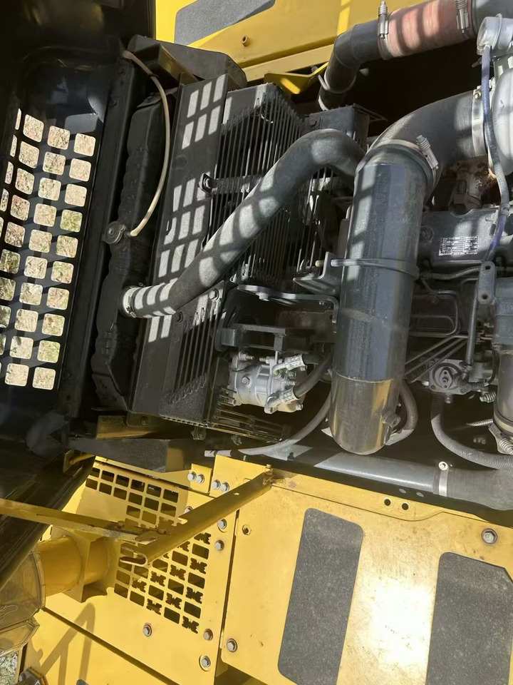 KOMATSU 350 - 履带式挖掘机:图3 KOMATSU 350 - 履带式挖掘机:图3