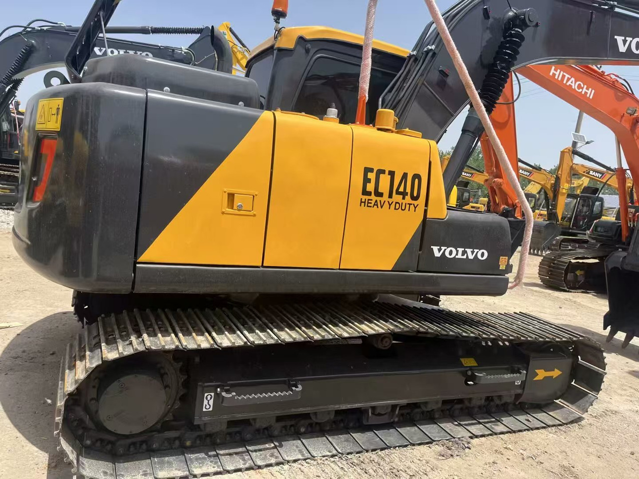 Volvo EC140 - 履带式挖掘机:图1 Volvo EC140 - 履带式挖掘机:图1
