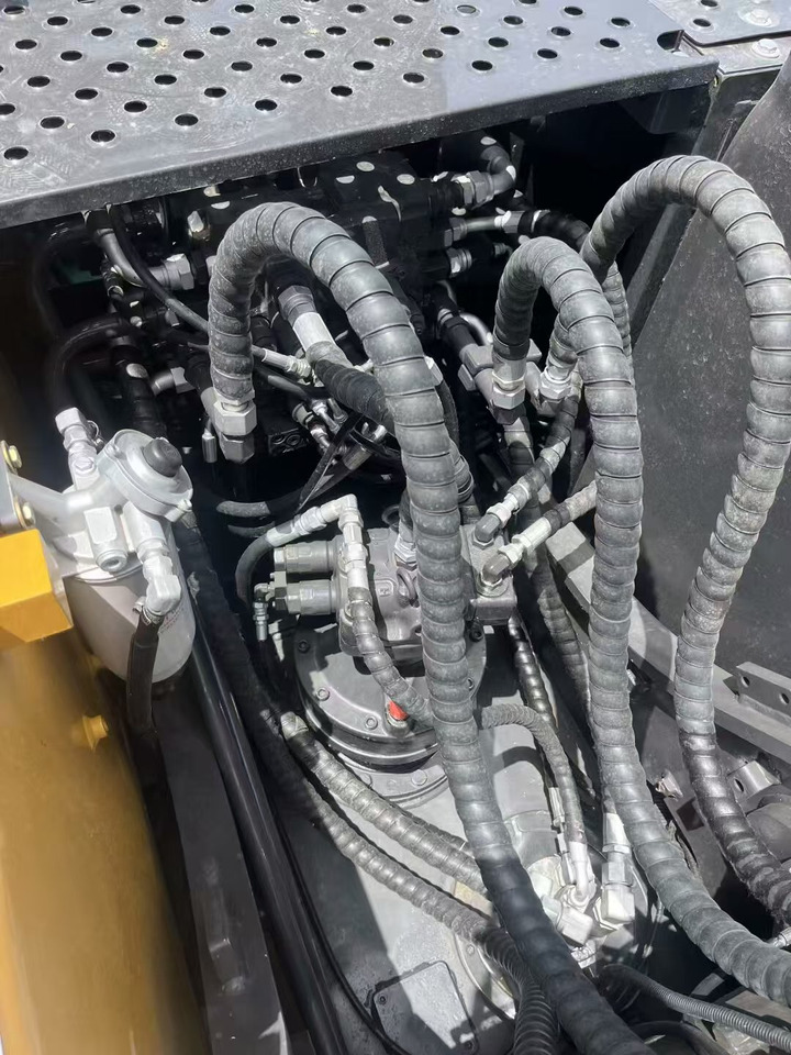 履带式挖掘机 volvo EC140：图6