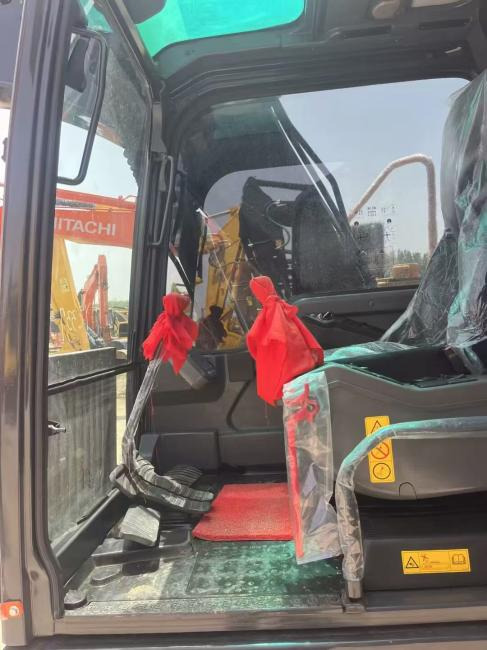 履带式挖掘机 volvo EC140：图8