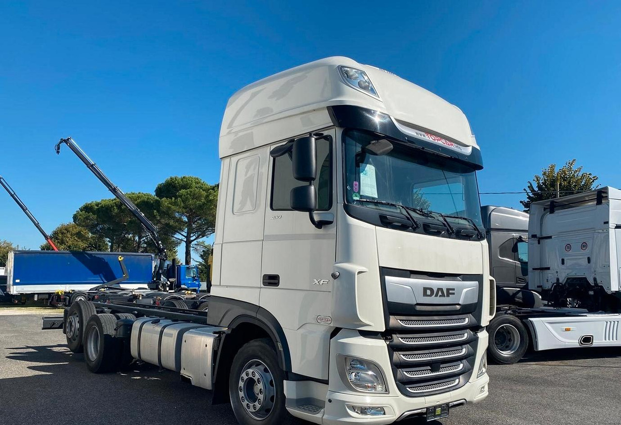 DAF XF 480 FT FULL PNEUMATIC 2019 - 驾驶室底盘卡车:图3 DAF XF 480 FT FULL PNEUMATIC 2019 - 驾驶室底盘卡车:图3