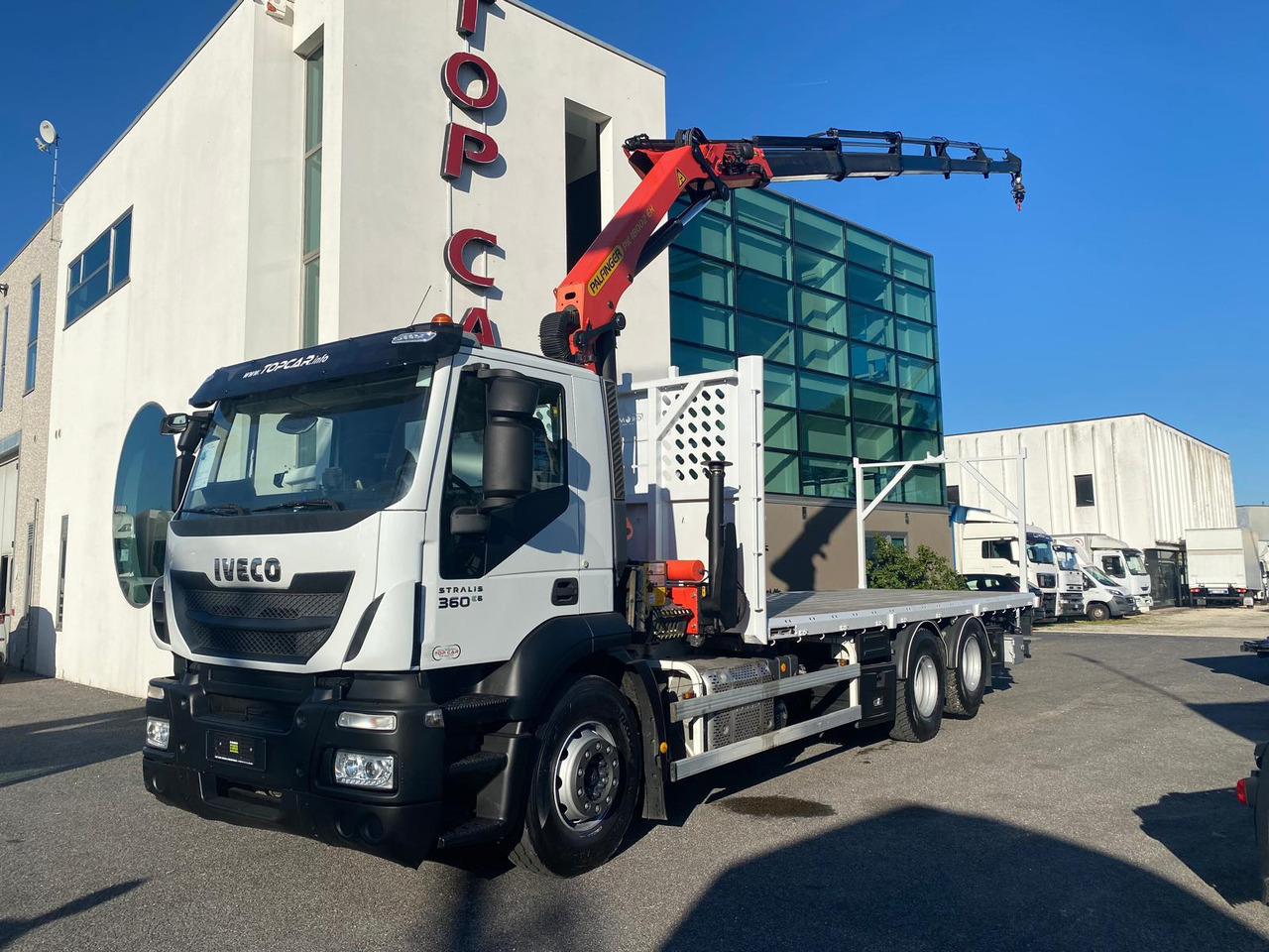 IVECO AD260S36 - 起重车:图1 IVECO AD260S36 - 起重车:图1