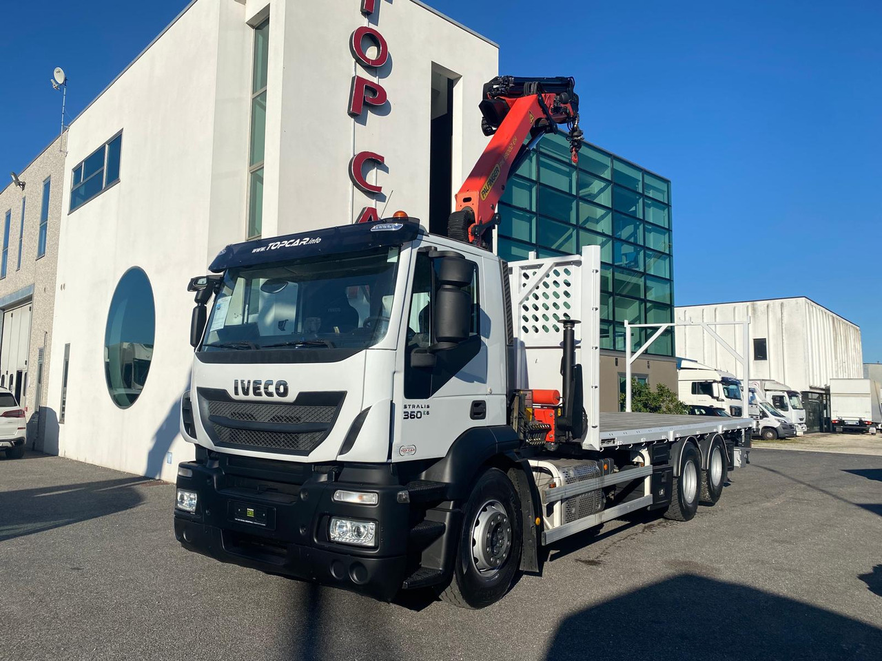 IVECO AD260S36 - 起重车:图2 IVECO AD260S36 - 起重车:图2