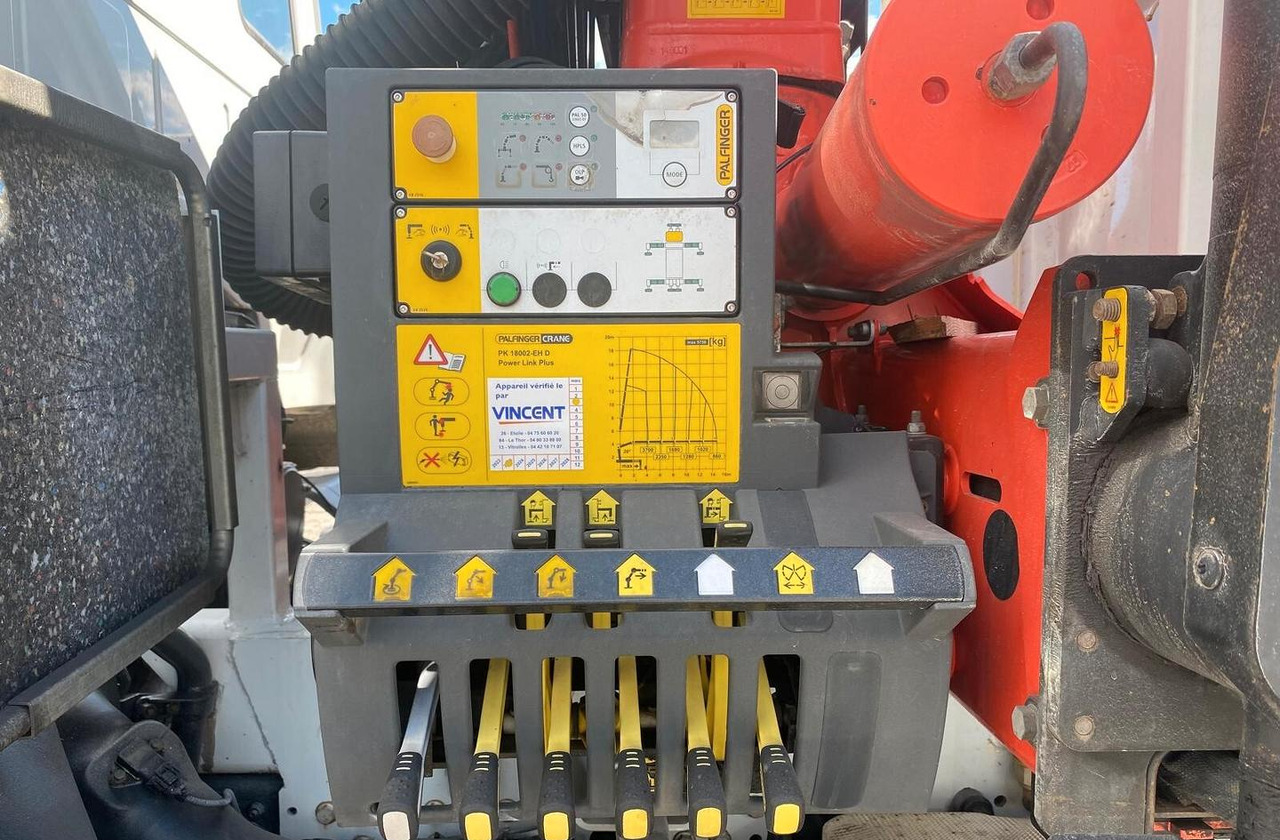 IVECO STRALIS AD260S36 CASSONE FISSO E GRU - 栏板式/ 平板卡车, 起重车:图4 IVECO STRALIS AD260S36 CASSONE FISSO E GRU - 栏板式/ 平板卡车, 起重车:图4