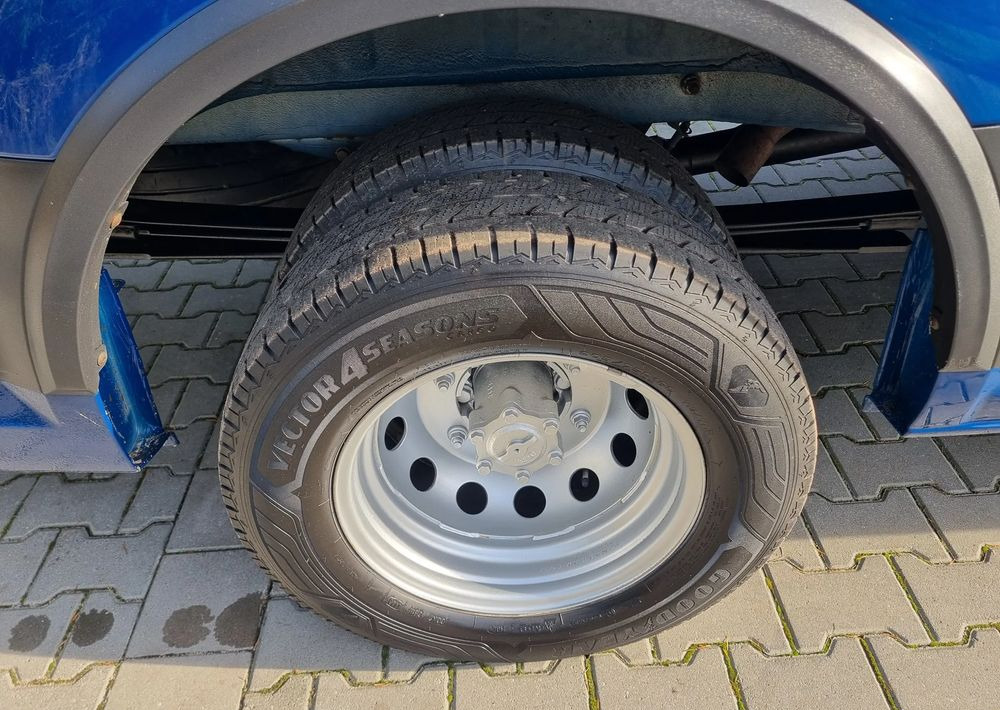 无侧窗厢式货车 MAN TGE：图31