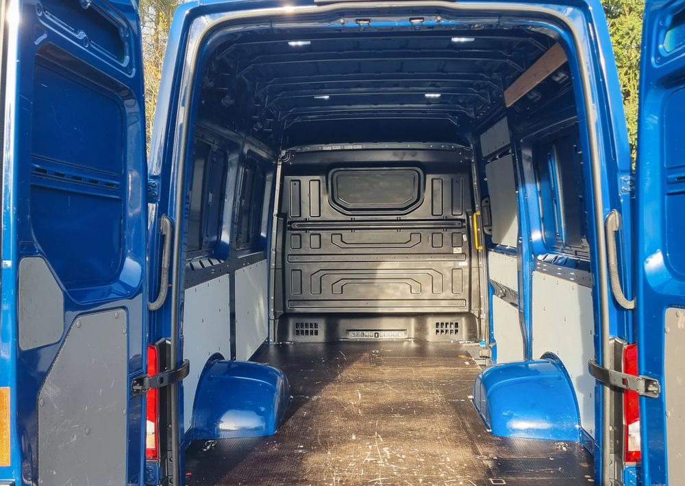 无侧窗厢式货车 MAN TGE：图26