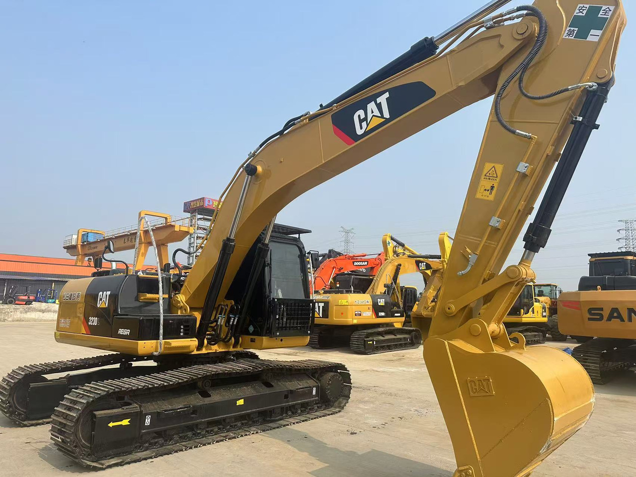 CATERPILLAR Used Digger CAT 323DL Construction Machinery Construction Digger Used CAT 323DL Cheap Excavator - 建筑机械:图2 CATERPILLAR Used Digger CAT 323DL Construction Machinery Construction Digger Used CAT 323DL Cheap Excavator - 建筑机械:图2