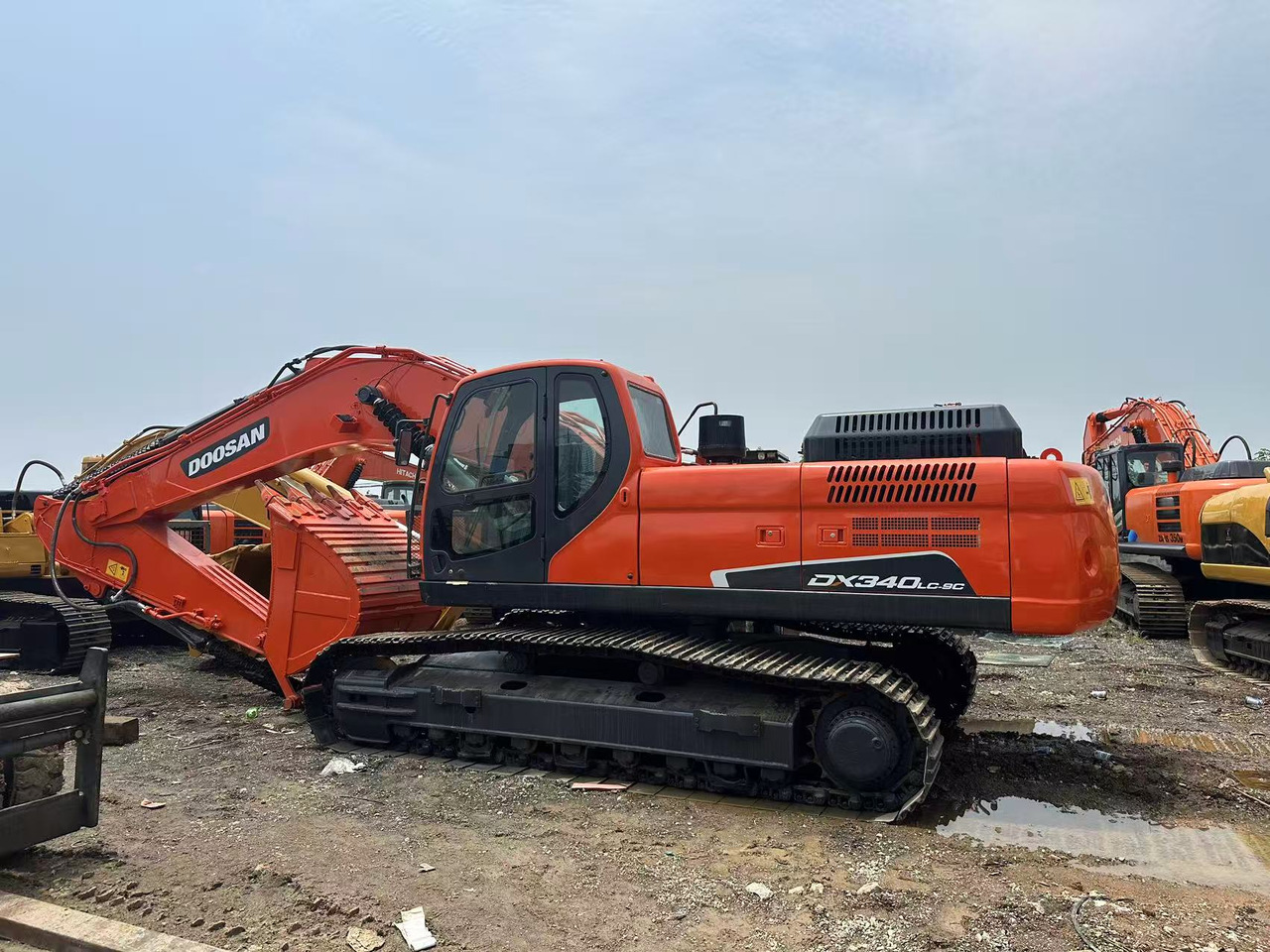 DOOSAN dx340 low working hours good price in stock for sale - 履带式挖掘机:图2 DOOSAN dx340 low working hours good price in stock for sale - 履带式挖掘机:图2