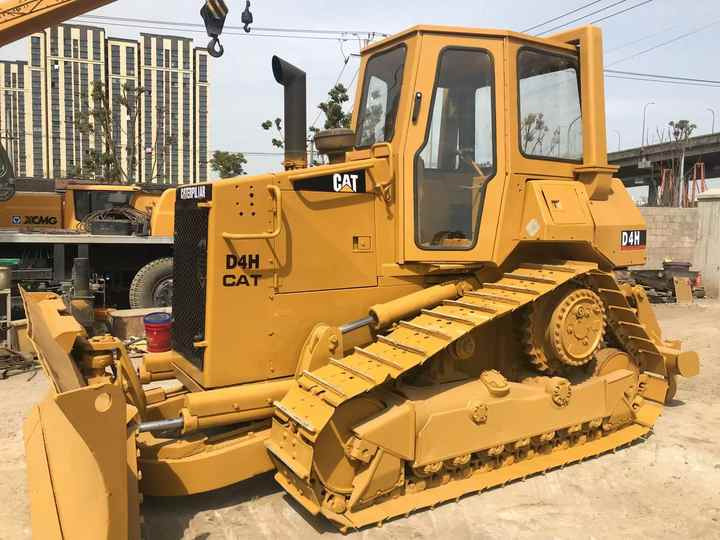Good Condition D4H Bulldozer New Crawler Bulldozer with Parts Price Bulldozers - 推土机:图2 Good Condition D4H Bulldozer New Crawler Bulldozer with Parts Price Bulldozers - 推土机:图2