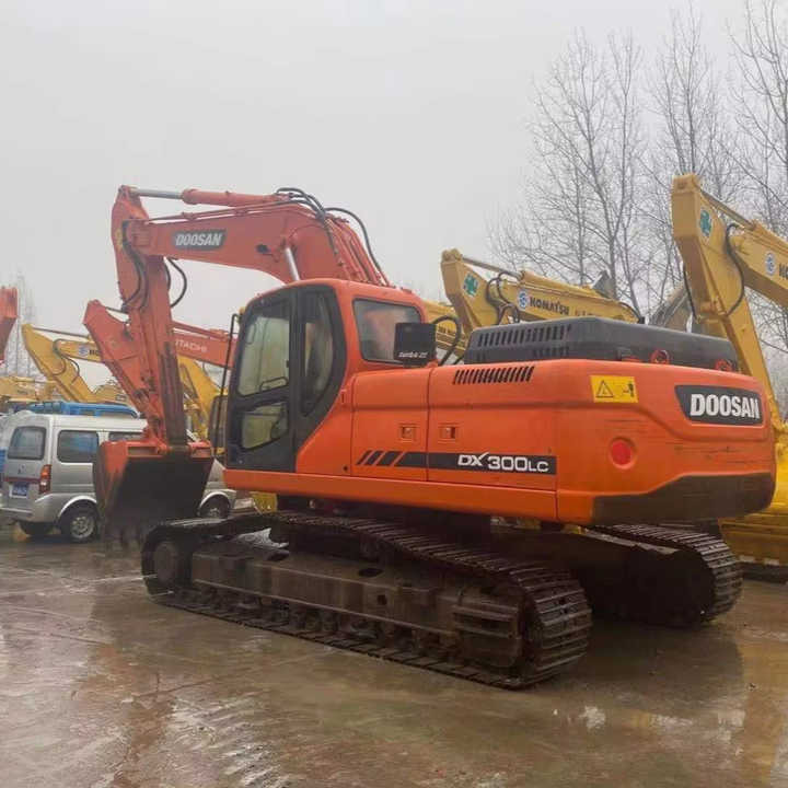 High Quality Doosan Big Size Excavator , Doosan 30ton Dx300lc Digging Machine , Doosan Excavator for Sale - 履带式挖掘机:图1 High Quality Doosan Big Size Excavator , Doosan 30ton Dx300lc Digging Machine , Doosan Excavator for Sale - 履带式挖掘机:图1