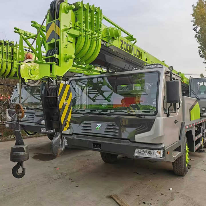 Second Hand ZOOMLION 25 Ton ZTC250V531 30 Ton ZTC300V532 70 Ton ZTC700H6 Hydraulmic Mobile Truck Crane on Sale - 移动式起重机:图1 Second Hand ZOOMLION 25 Ton ZTC250V531 30 Ton ZTC300V532 70 Ton ZTC700H6 Hydraulmic Mobile Truck Crane on Sale - 移动式起重机:图1