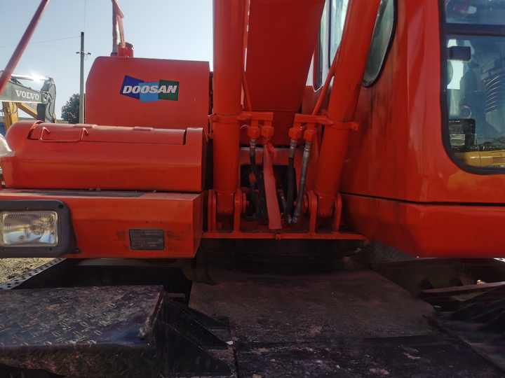 Used Digger Doosan Dh150w-7 Construction Machinery Construction Digger Used Doosan Dh150w-7 Cheap Excavator - 轮式挖掘机:图4 Used Digger Doosan Dh150w-7 Construction Machinery Construction Digger Used Doosan Dh150w-7 Cheap Excavator - 轮式挖掘机:图4
