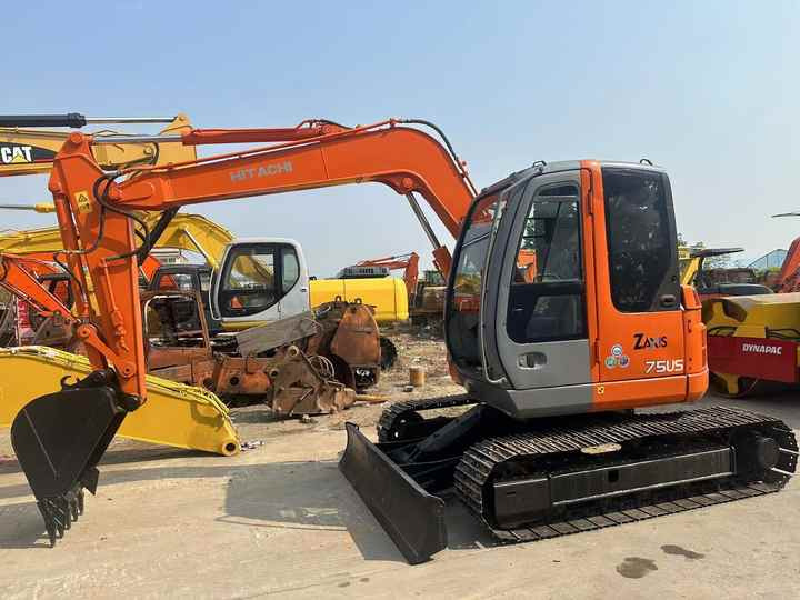 Used HITACHI ZX-75 - 履带式挖掘机:图2 Used HITACHI ZX-75 - 履带式挖掘机:图2