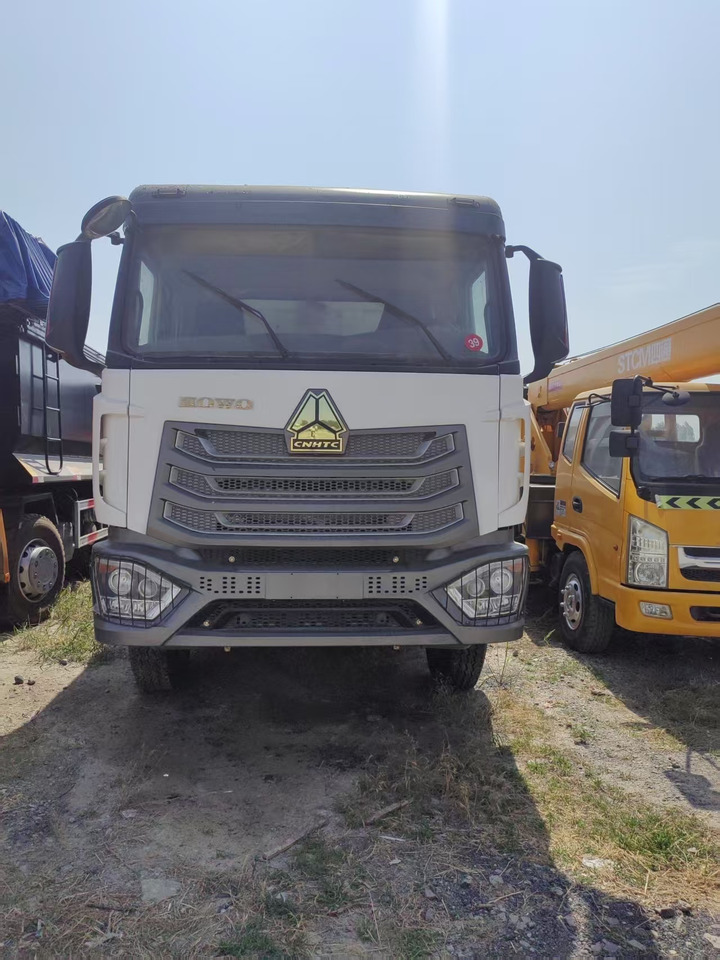 Howo HOWO 8X4 dump truck for sale - 翻斗车:图1 Howo HOWO 8X4 dump truck for sale - 翻斗车:图1