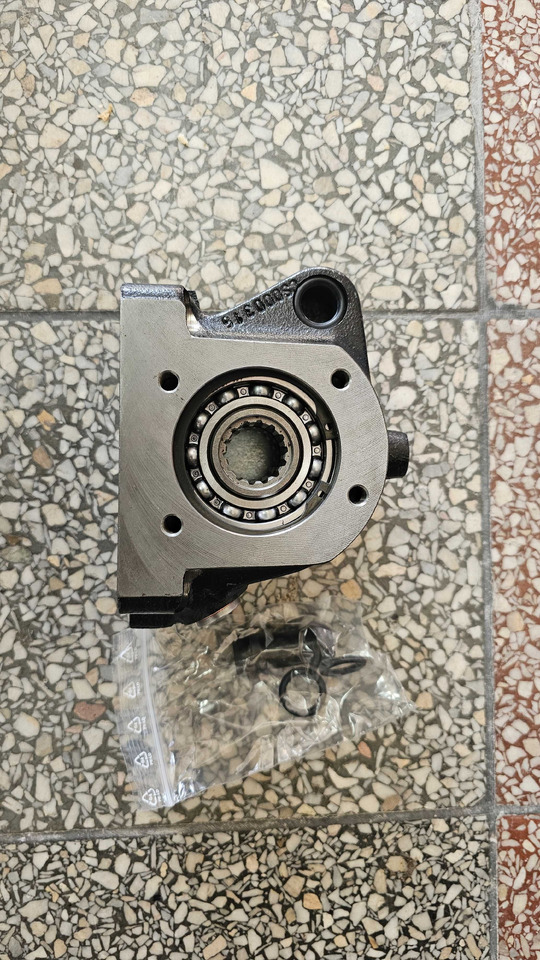 Przystawka do sprężarki Deutz-Fahr Same Lamborghini 0.010.3276.1 - 备件 适用于 农业机械:图2 Przystawka do sprężarki Deutz-Fahr Same Lamborghini 0.010.3276.1 - 备件 适用于 农业机械:图2