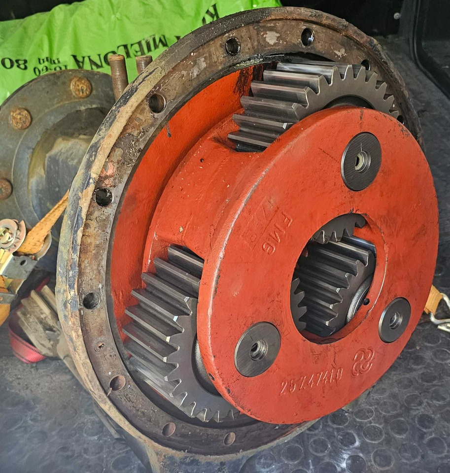 Zwolnica tylna kompletna Deutz Fahr Same Lamborghini - 备件 适用于 农业机械:图1 Zwolnica tylna kompletna Deutz Fahr Same Lamborghini - 备件 适用于 农业机械:图1