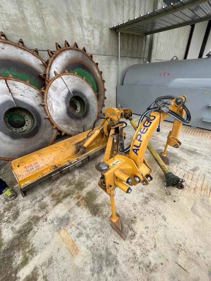 Alpego TL33 200 - 农业机械:图1 Alpego TL33 200 - 农业机械:图1