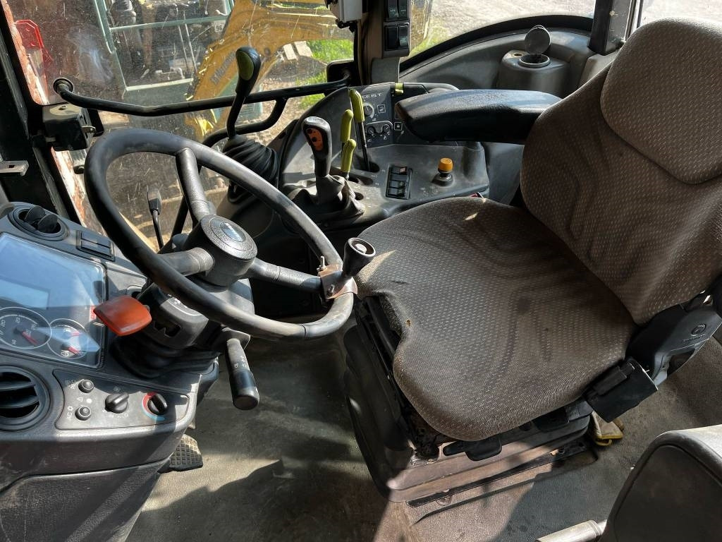 Claas Arion 420 - 拖拉机:图5 Claas Arion 420 - 拖拉机:图5