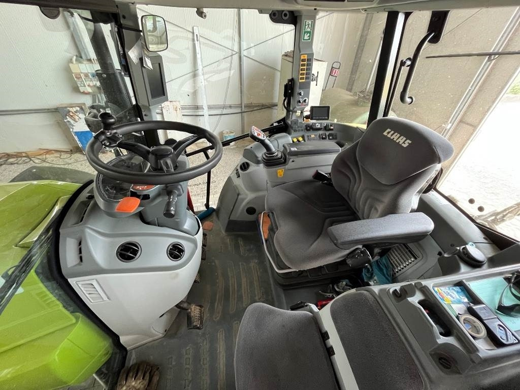 Claas Arion 440 - 拖拉机:图2 Claas Arion 440 - 拖拉机:图2