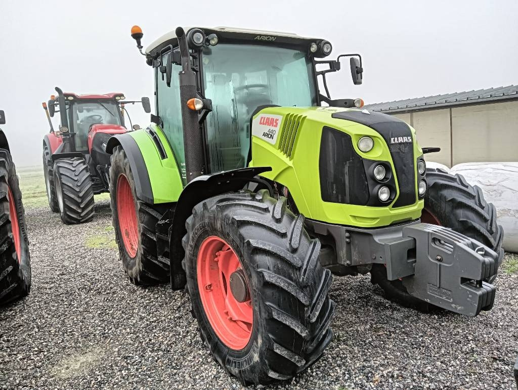 Claas Arion 440 - 拖拉机:图1 Claas Arion 440 - 拖拉机:图1