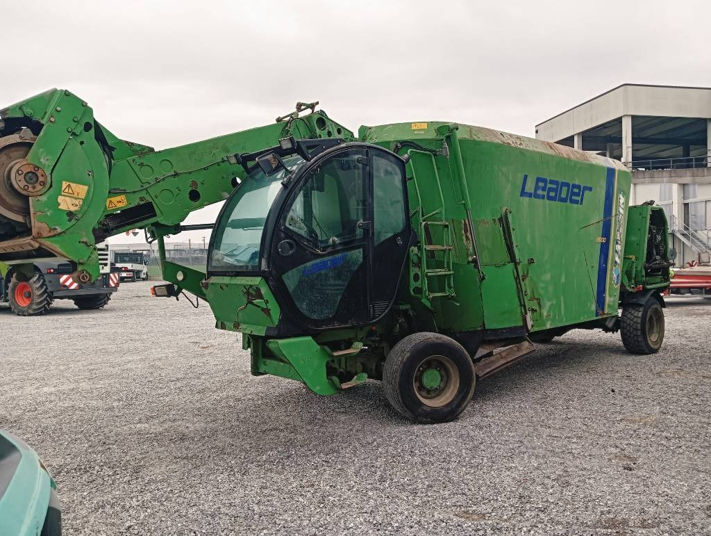 Faresin LEADER 2600 - 饲料搅拌车:图1 Faresin LEADER 2600 - 饲料搅拌车:图1