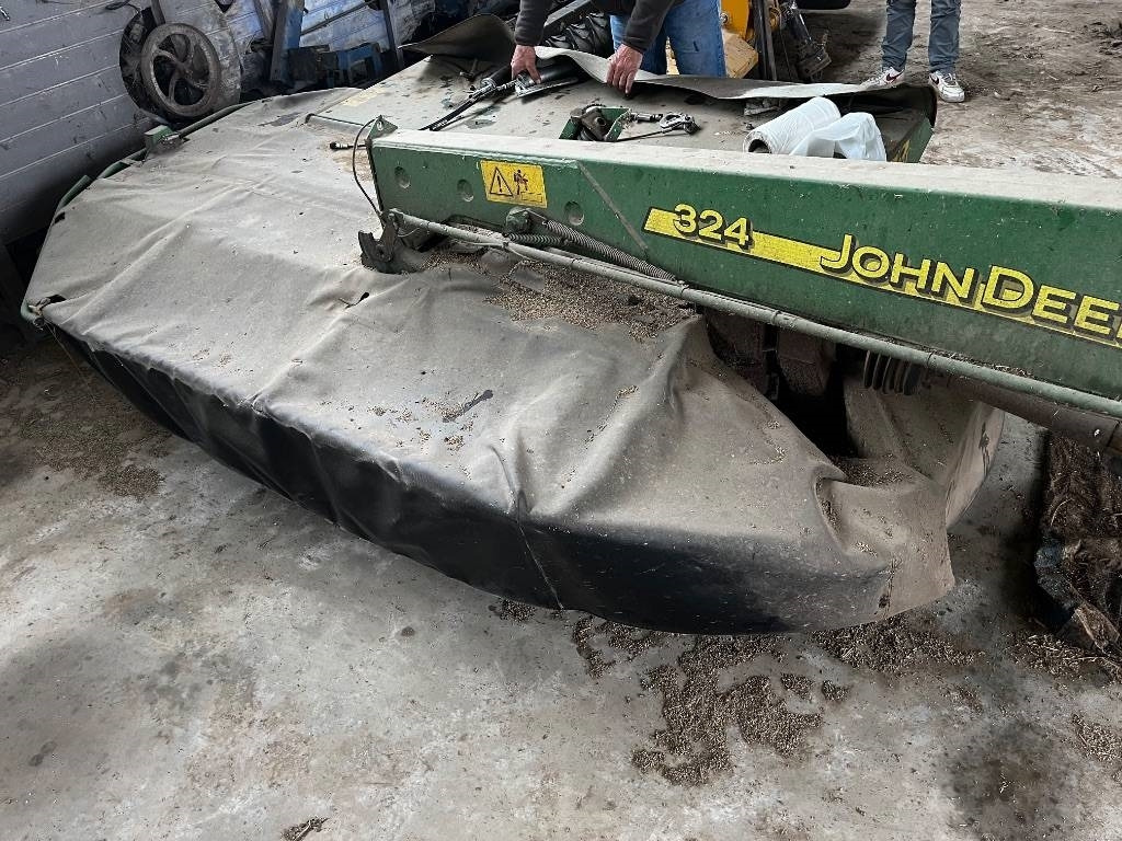 John Deere CC0324 - 割草机:图2 John Deere CC0324 - 割草机:图2