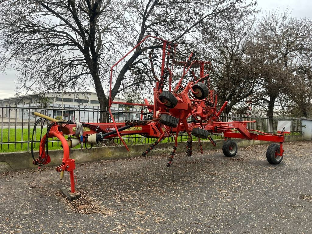 Kuhn 6520 - 翻草机/ 搂草机:图1 Kuhn 6520 - 翻草机/ 搂草机:图1