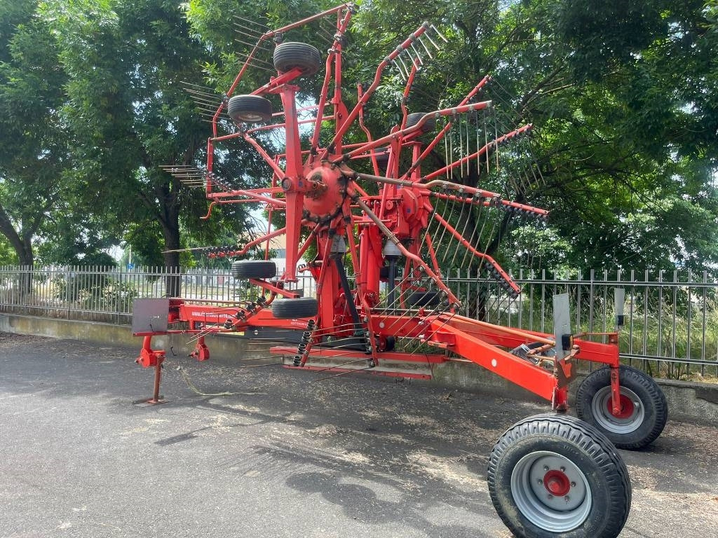 Kuhn GA 8121 - 翻草机/ 搂草机:图4 Kuhn GA 8121 - 翻草机/ 搂草机:图4