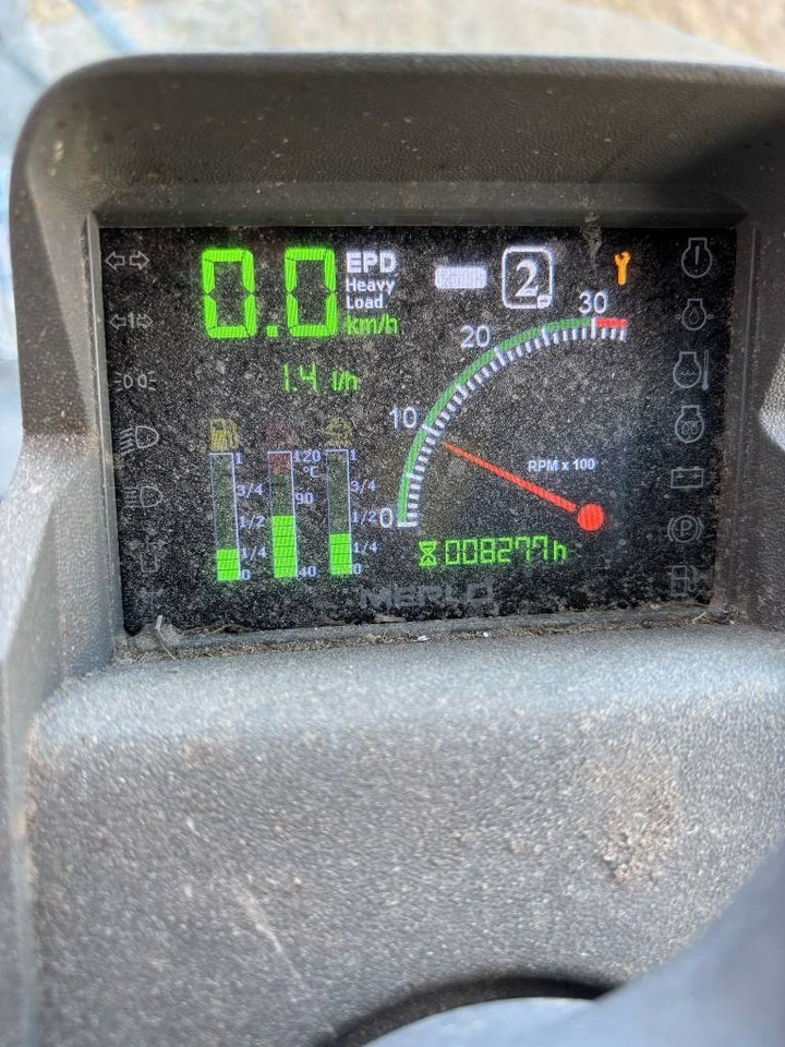 Merlo 38.10 - 伸缩臂叉装车:图3 Merlo 38.10 - 伸缩臂叉装车:图3