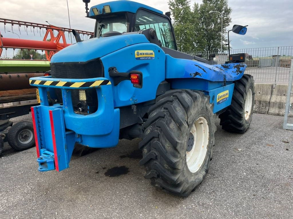 New Holland LM 430 - 伸缩臂叉装车:图2 New Holland LM 430 - 伸缩臂叉装车:图2
