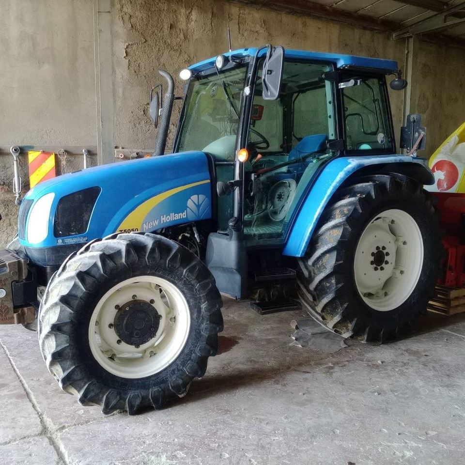 New Holland T 5050 - 拖拉机:图1 New Holland T 5050 - 拖拉机:图1
