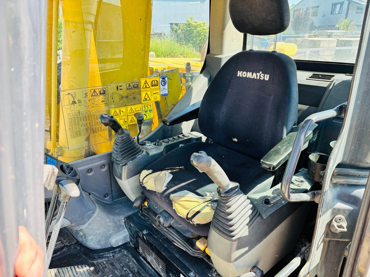 Komatsu PC138US-8 - 履带式挖掘机:图3 Komatsu PC138US-8 - 履带式挖掘机:图3