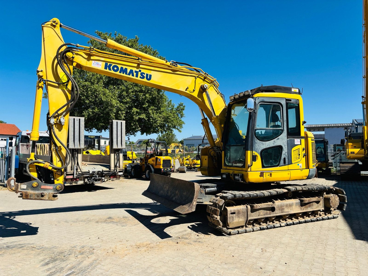 Komatsu PC138US-8 - 履带式挖掘机:图1 Komatsu PC138US-8 - 履带式挖掘机:图1