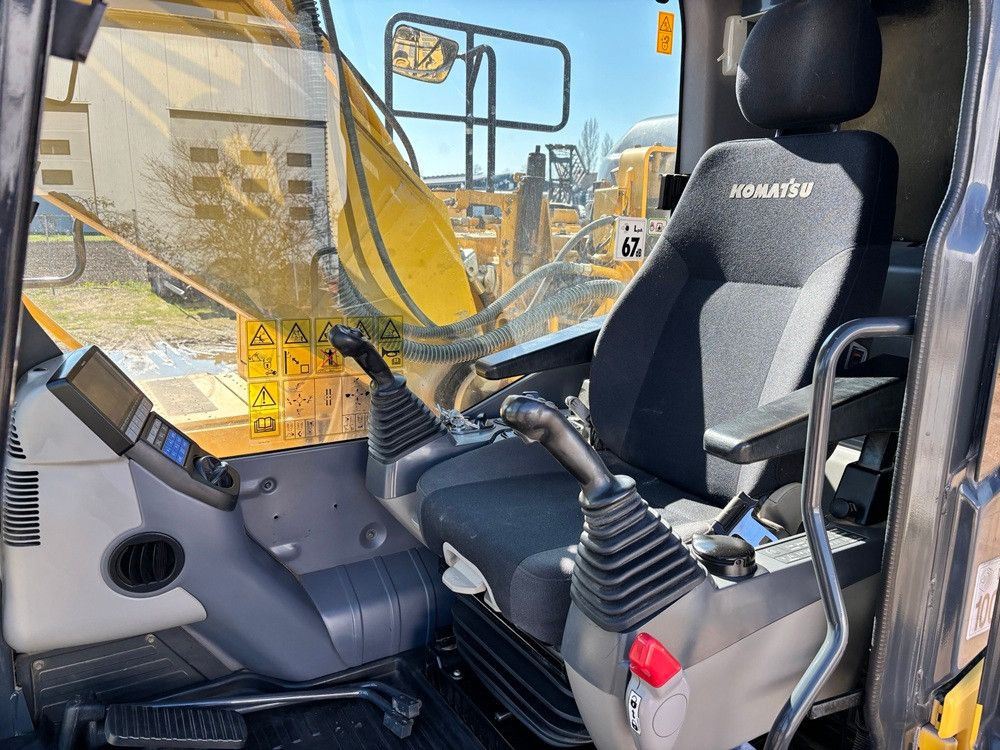 Komatsu PC210LC-11 - 履带式挖掘机:图4 Komatsu PC210LC-11 - 履带式挖掘机:图4
