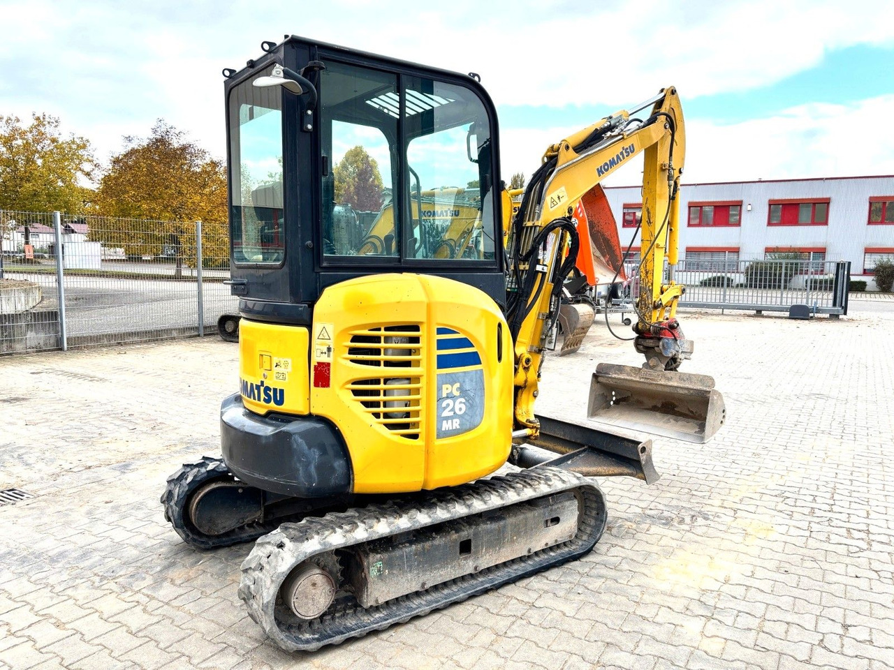 Komatsu PC26MR-3 - 小型挖掘机:图2 Komatsu PC26MR-3 - 小型挖掘机:图2