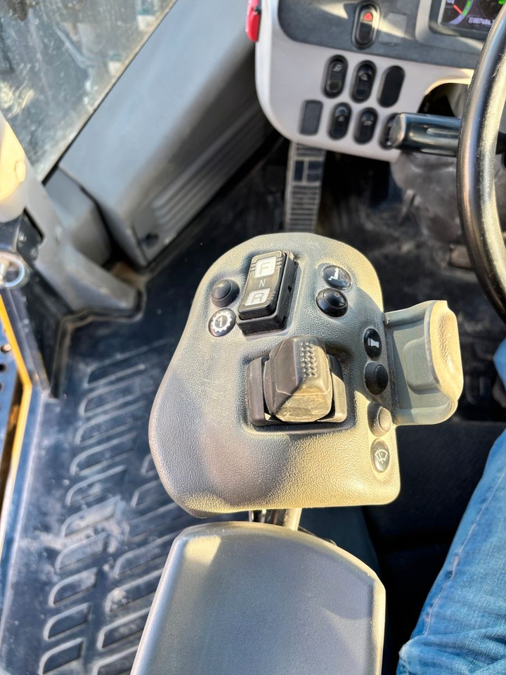 Komatsu WA470-8E0 Joystick-Lenkung ECSS - 轮式装载机:图5 Komatsu WA470-8E0 Joystick-Lenkung ECSS - 轮式装载机:图5