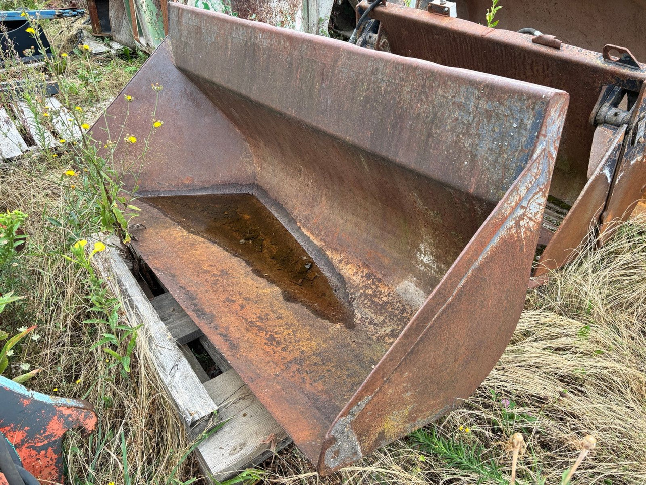 Schaeff Seitenkippschaufel - 轮式装载机:图1 Schaeff Seitenkippschaufel - 轮式装载机:图1