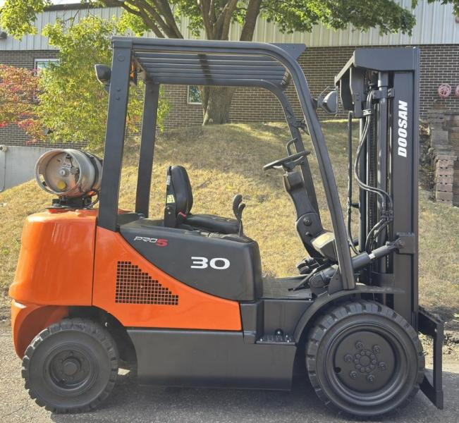 Doosan Chariot élévateur 3t gaz DOOSAN fenwick - 液化石油气叉车:图4 Doosan Chariot élévateur 3t gaz DOOSAN fenwick - 液化石油气叉车:图4